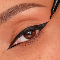 Micro Tip Graphic Eyeliner Waterproof   2